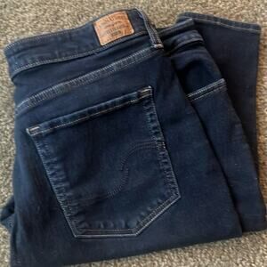 Levi’s Signature Mid Rise Skinny Jeans SIze 16 Petite